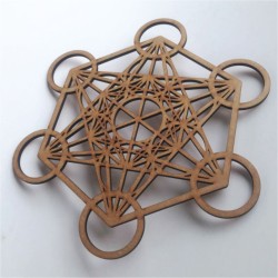 Figura simbolo metatron madera